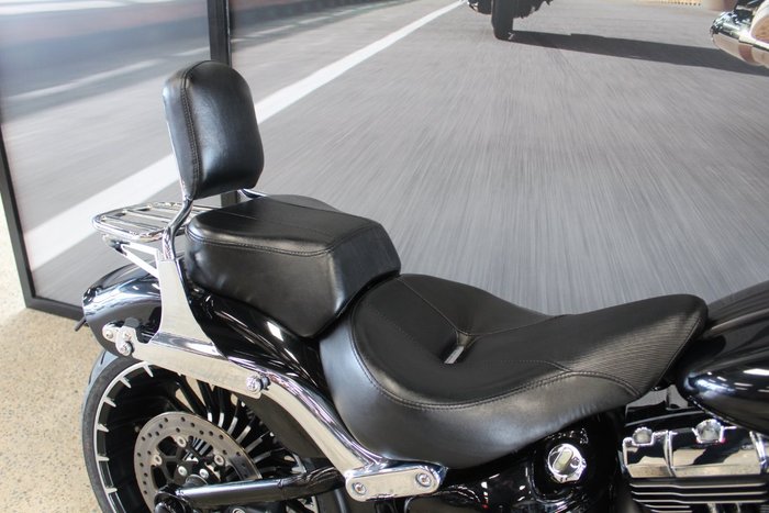 2017 Harley-davidson FXSB SOFTAIL BREAKOUT BLACK