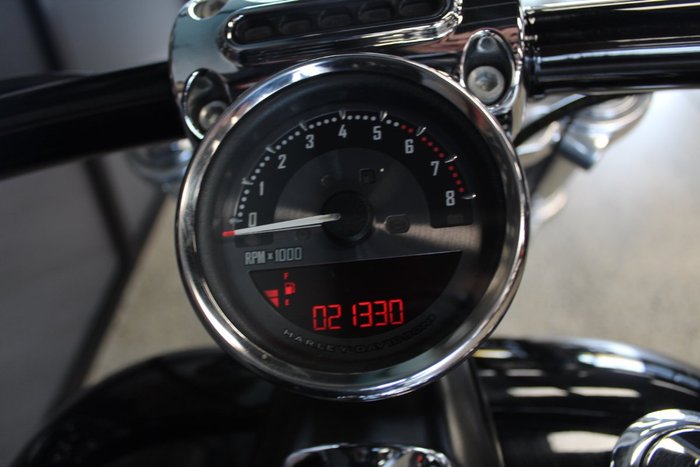 2017 Harley-davidson FXSB SOFTAIL BREAKOUT BLACK