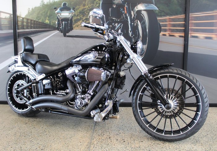 2017 Harley-davidson FXSB SOFTAIL BREAKOUT BLACK