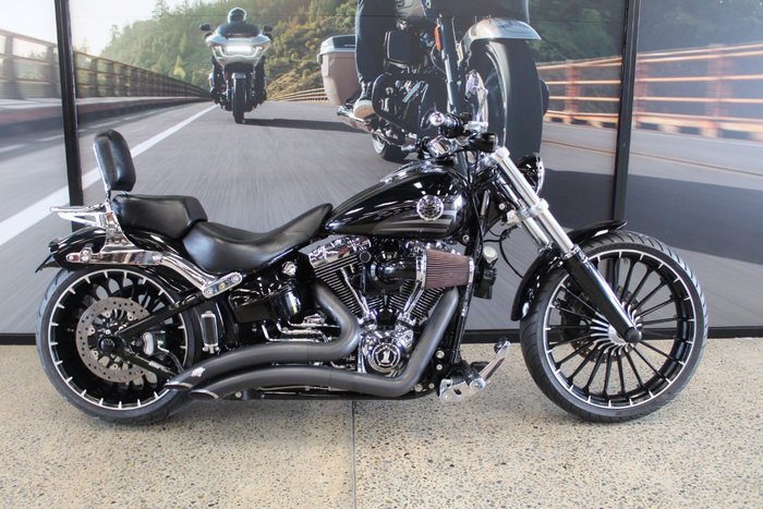 2017 Harley-davidson FXSB SOFTAIL BREAKOUT BLACK