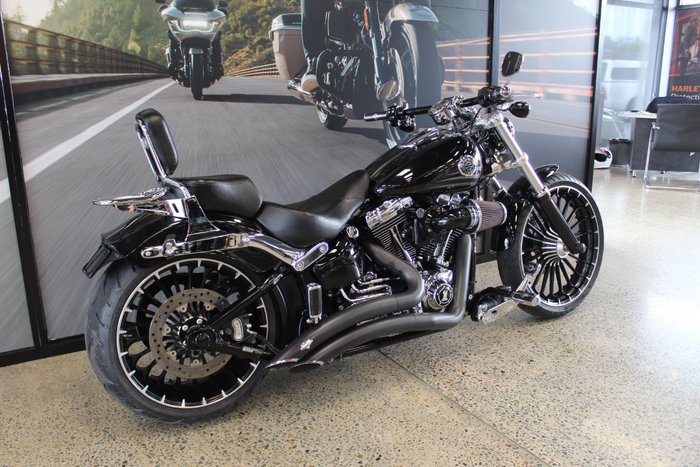 2017 Harley-davidson FXSB SOFTAIL BREAKOUT BLACK