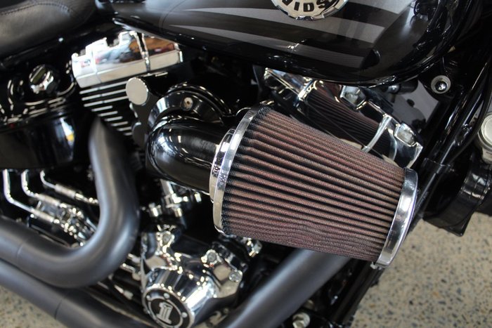 2017 Harley-davidson FXSB SOFTAIL BREAKOUT BLACK