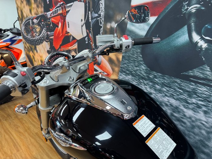 2009 Suzuki VZ800 (BOULEVARD M50) Black