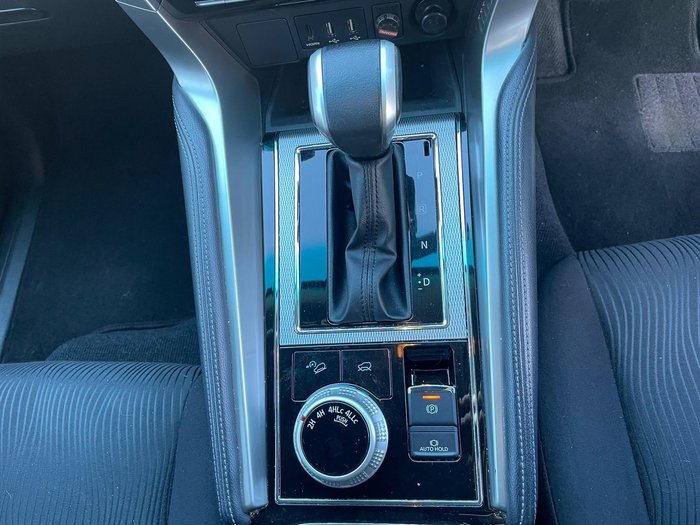 2021 Mitsubishi Pajero Sport GLX