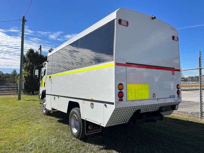 2013 Isuzu Nps 300 White