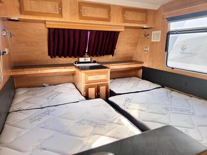 2007 Regal Commander 23Ft Semi Off-Road Couples - Immediate Delivery