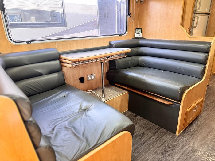2007 Regal Commander 23Ft Semi Off-Road Couples - Immediate Delivery