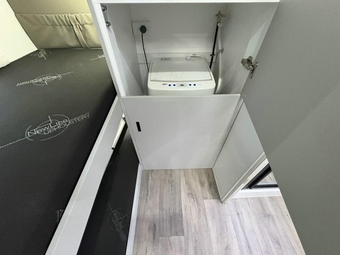 2025 Atlas Caravans Rvr216f 216F