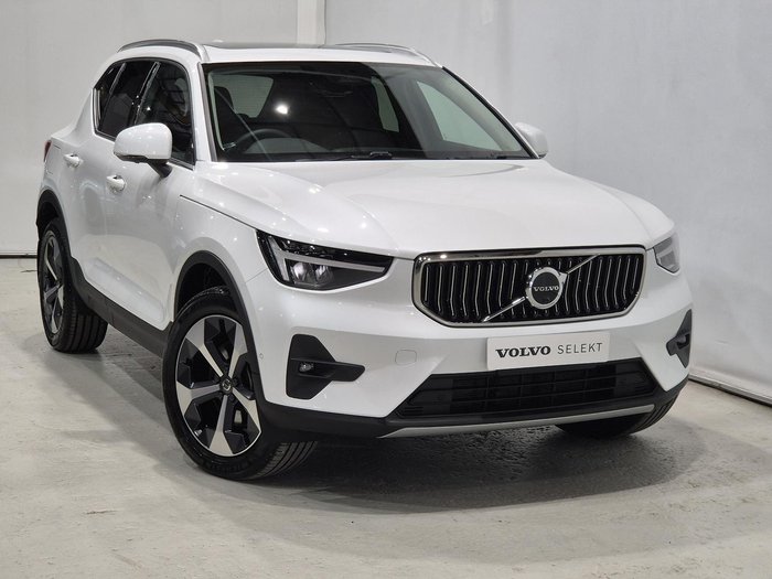 2022 Volvo XC40 Ultimate B4 Bright