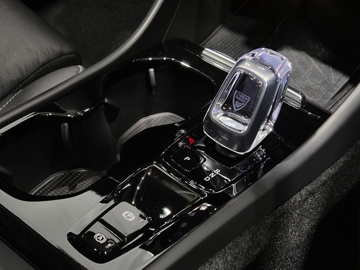 2022 Volvo XC40 Ultimate B4 Bright