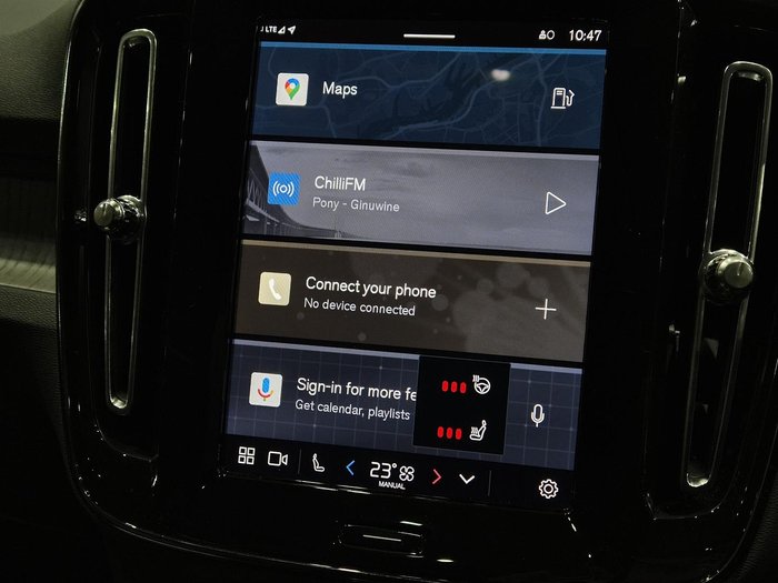 2022 Volvo XC40 Ultimate B4 Bright
