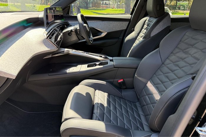 2025 Peugeot 3008 GT Premium Hybrid