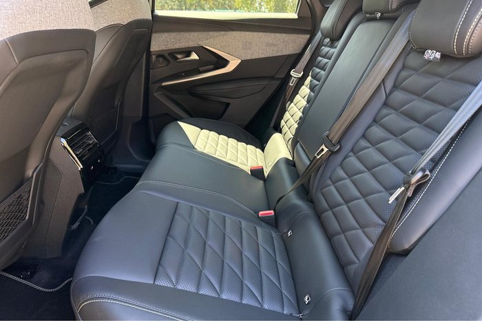 2025 Peugeot 3008 GT Premium Hybrid