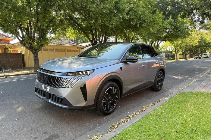 2025 Peugeot 3008 GT Premium Hybrid