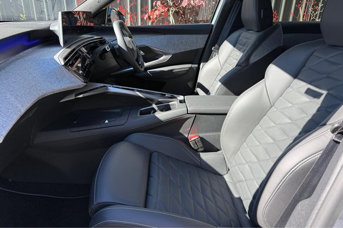 2025 Peugeot 3008 GT Premium Hybrid