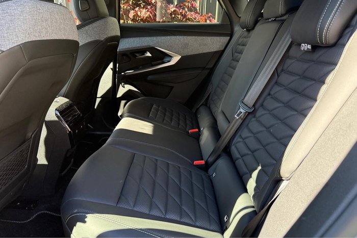 2025 Peugeot 3008 GT Premium Hybrid