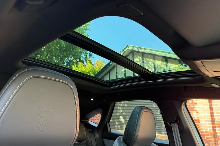 2025 Peugeot 3008 GT Premium Hybrid