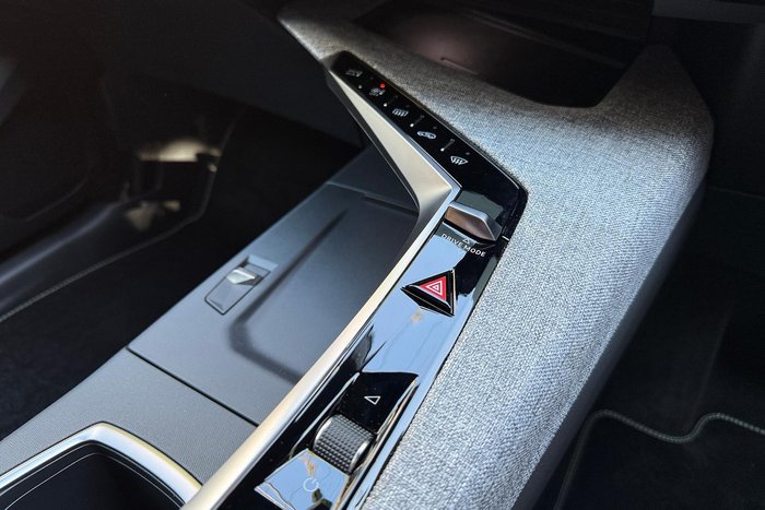 2025 Peugeot 3008 GT Premium Hybrid