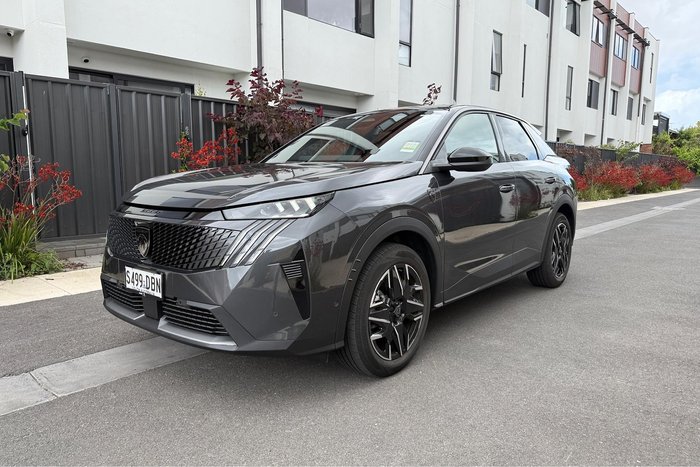 2025 Peugeot 3008 GT Premium Hybrid