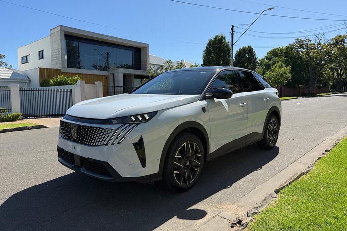 2025 Peugeot 3008 GT Premium Hybrid