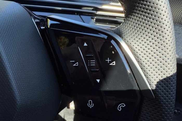 2025 Peugeot 3008 GT Premium Hybrid