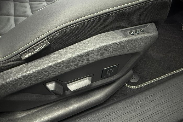 2025 Peugeot 3008 GT Premium Hybrid