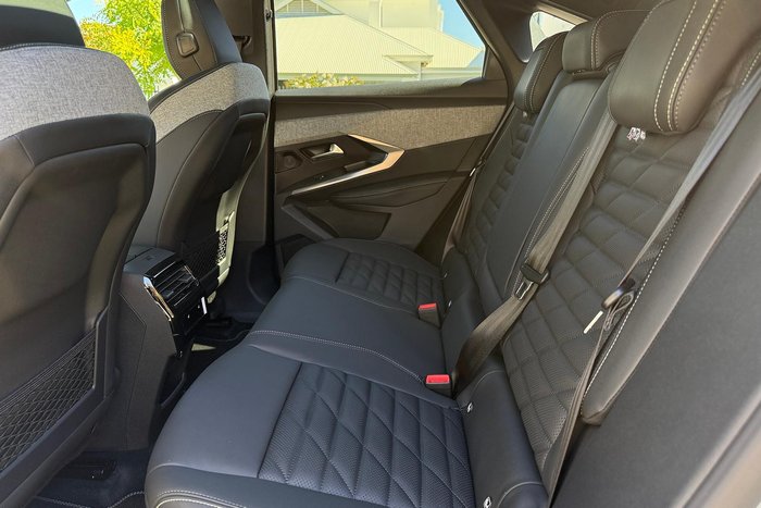 2025 Peugeot 3008 GT Premium Hybrid