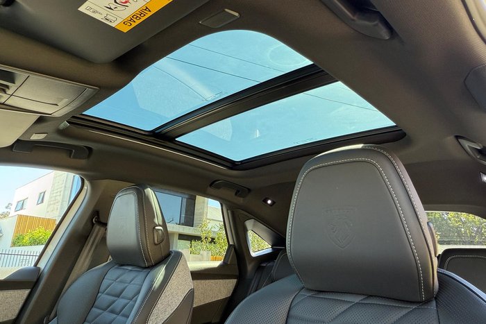 2025 Peugeot 3008 GT Premium Hybrid