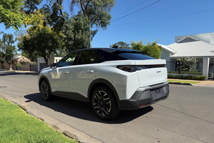 2025 Peugeot 3008 GT Premium Hybrid