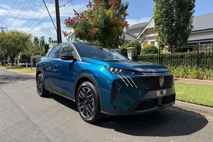 2025 Peugeot 3008 GT Premium Hybrid