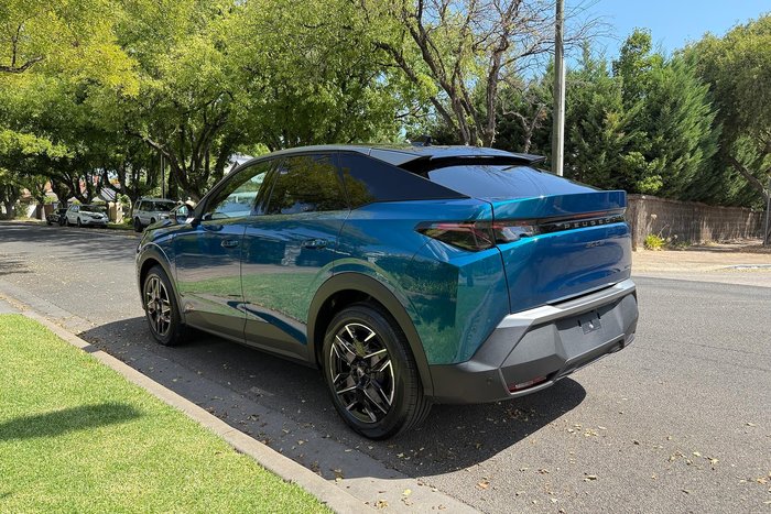 2025 Peugeot 3008 GT Premium Hybrid