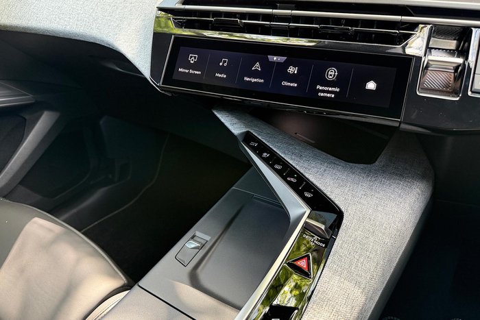 2025 Peugeot 3008 GT Premium Hybrid