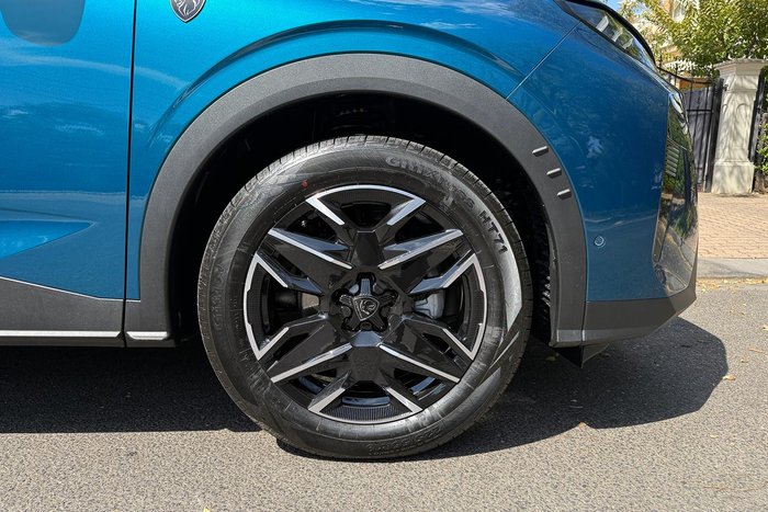 2025 Peugeot 3008 GT Premium Hybrid