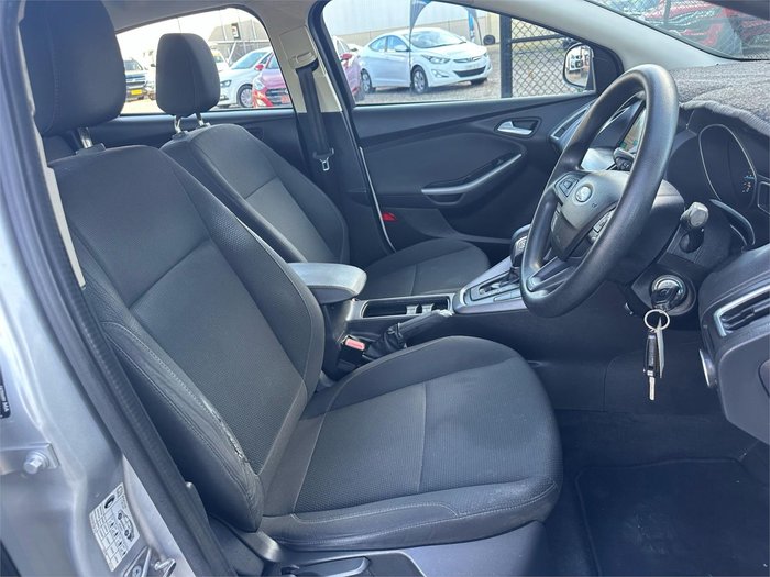 2017 FORD FOCUS TREND