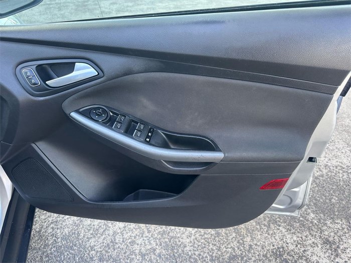 2017 FORD FOCUS TREND