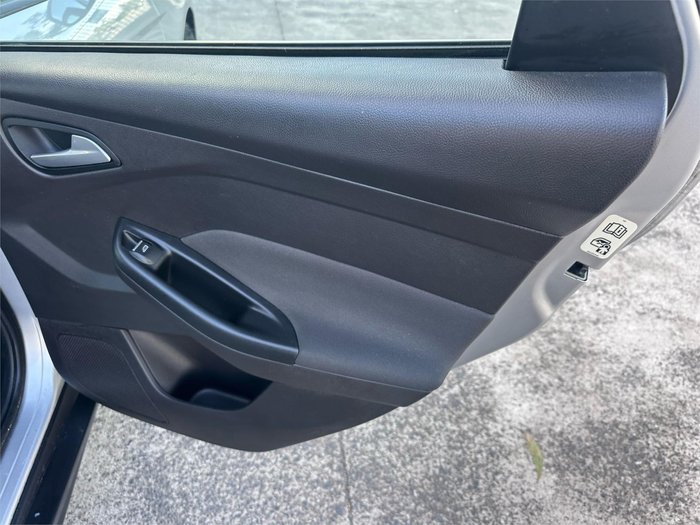 2017 FORD FOCUS TREND