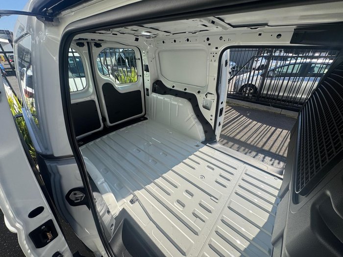 2025 Volkswagen Caddy TSI220