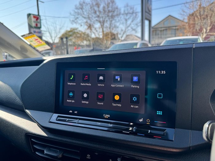 2025 Volkswagen Caddy TSI220