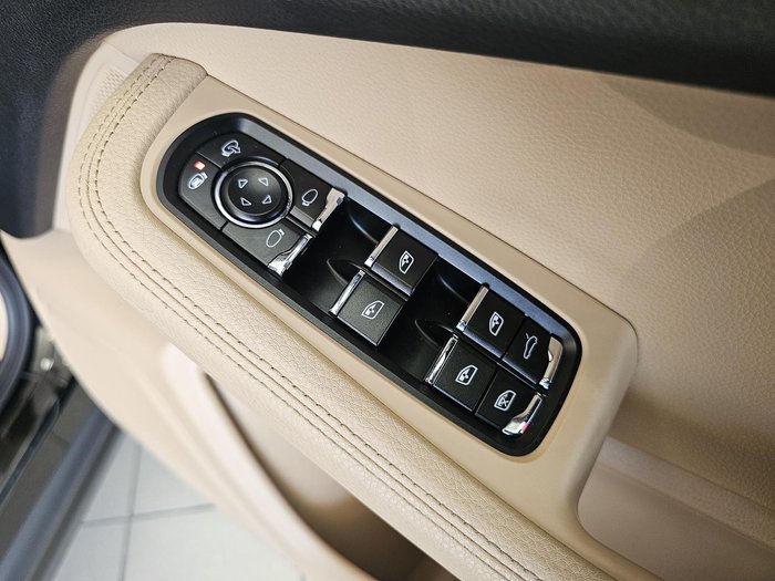2019 Porsche Macan 95B MY20 AWD Black
