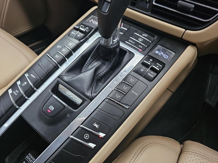 2019 Porsche Macan 95B MY20 AWD Black