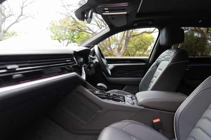 2024 Volkswagen Touareg 210TDI R-Line