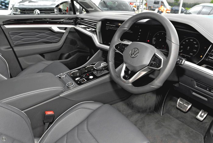2024 Volkswagen Touareg 210TDI R-Line
