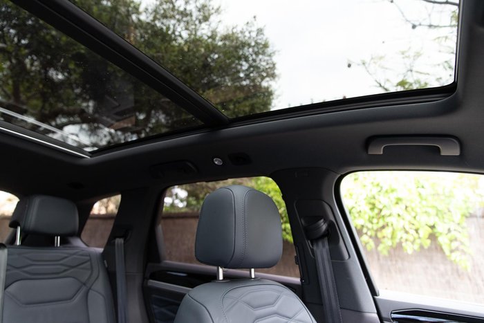 2024 Volkswagen Touareg 210TDI R-Line