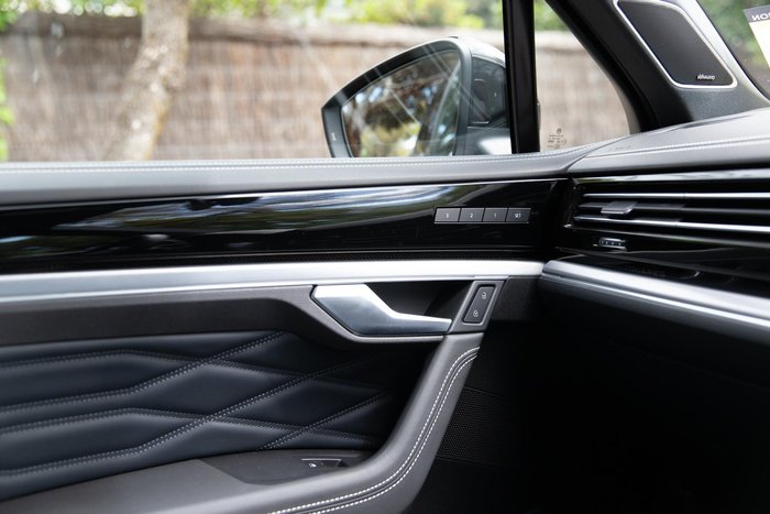 2024 Volkswagen Touareg 210TDI R-Line