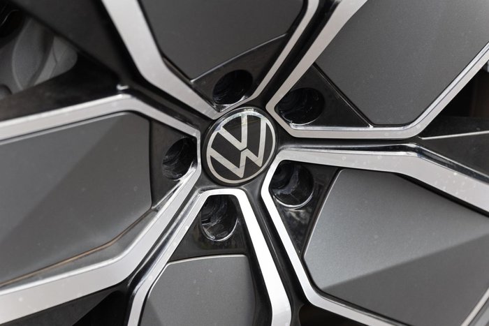 2024 Volkswagen Touareg 210TDI R-Line