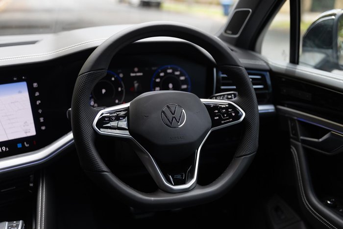 2024 Volkswagen Touareg 210TDI R-Line