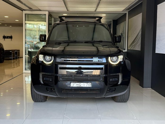 2023 Land Rover Defender 130 P400 X-Dynamic SE