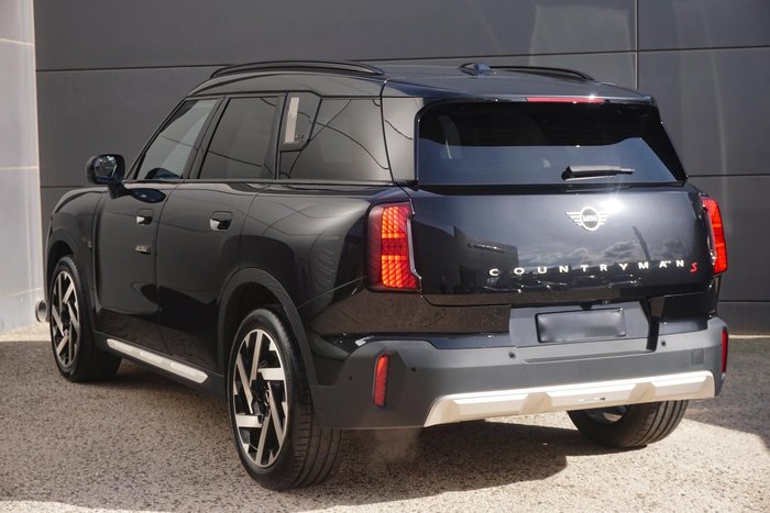 2024 MINI Countryman S Favoured