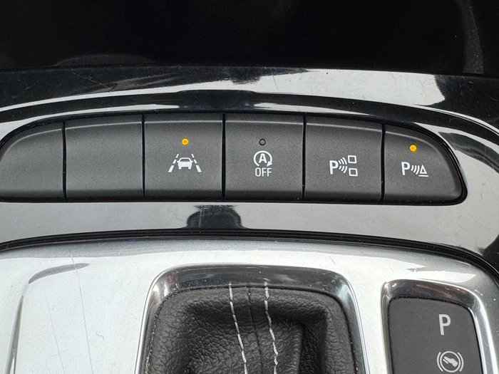 2019 Holden Commodore LT