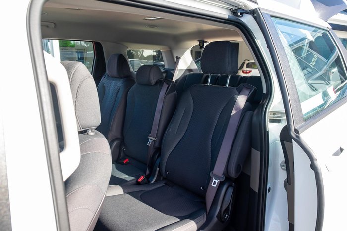 2024 Kia Carnival S